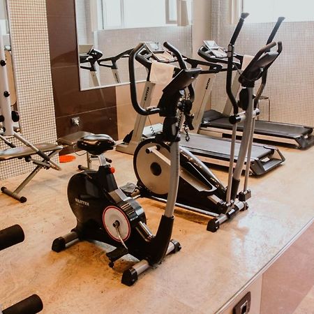 Iron Hotel Hokmeli Ngoại thất bức ảnh