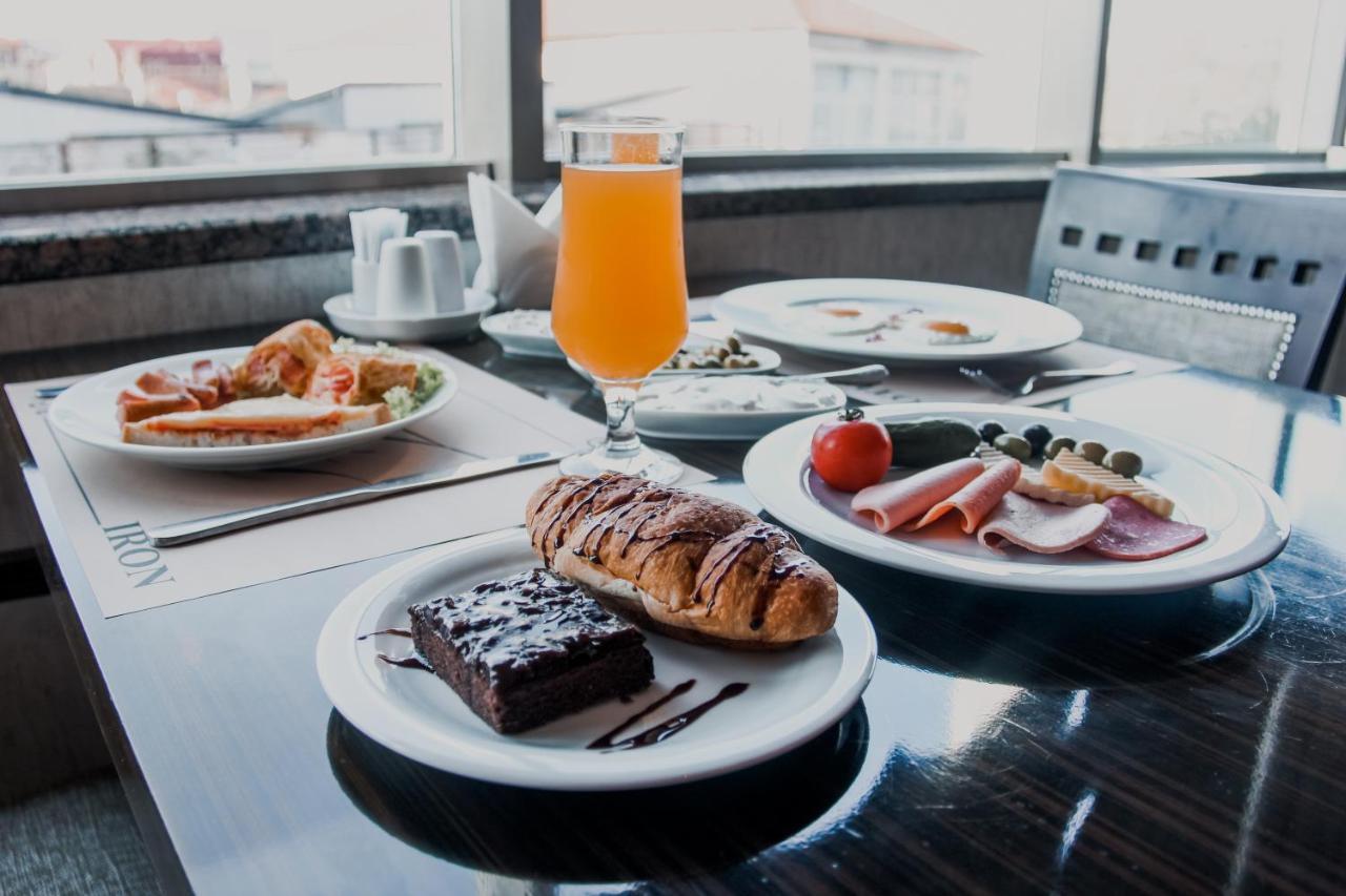 Iron Hotel Hokmeli Ngoại thất bức ảnh