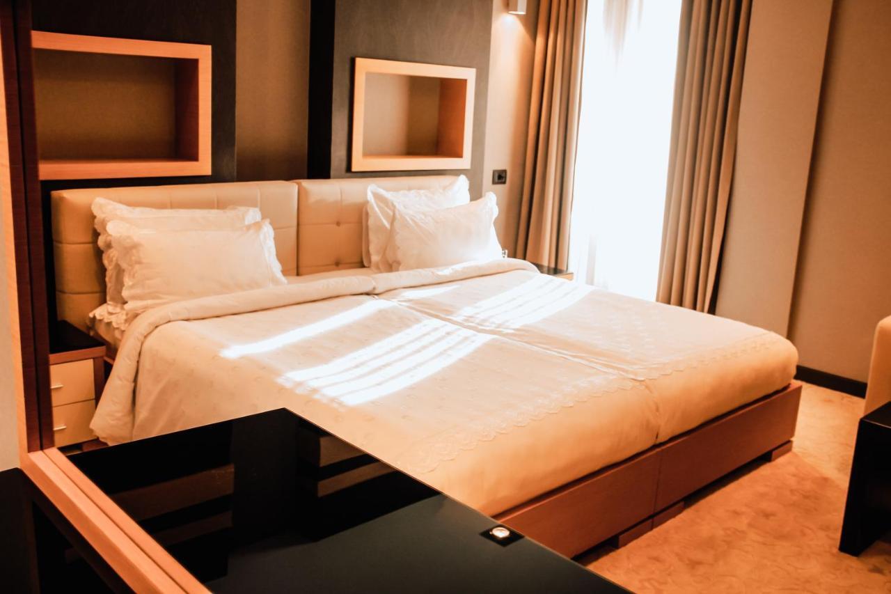 Iron Hotel Hokmeli Ngoại thất bức ảnh