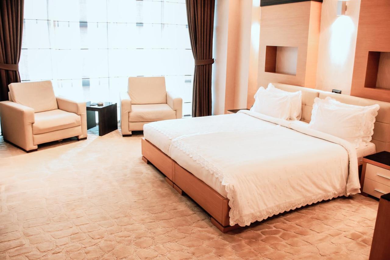 Iron Hotel Hokmeli Ngoại thất bức ảnh