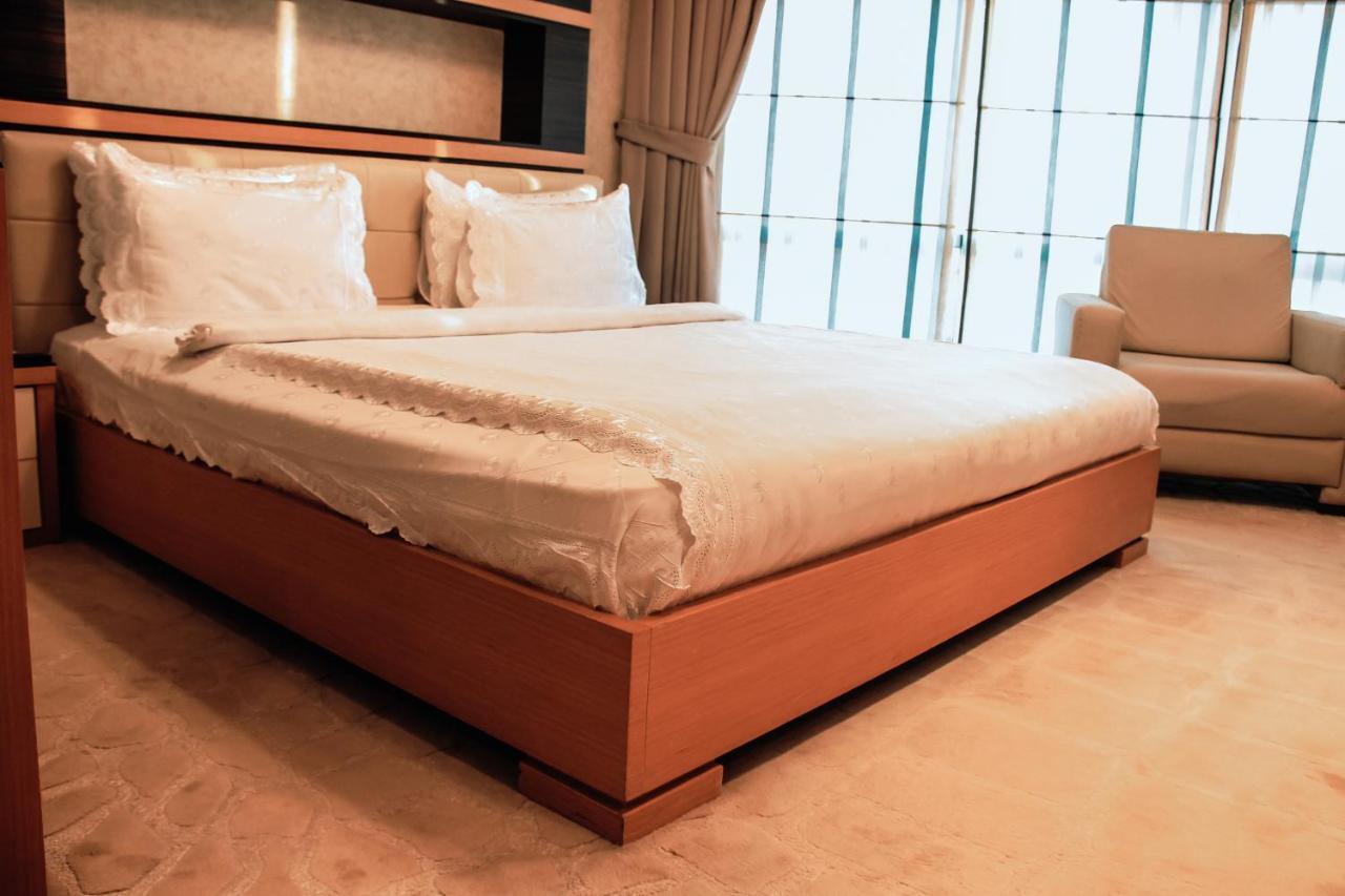 Iron Hotel Hokmeli Ngoại thất bức ảnh