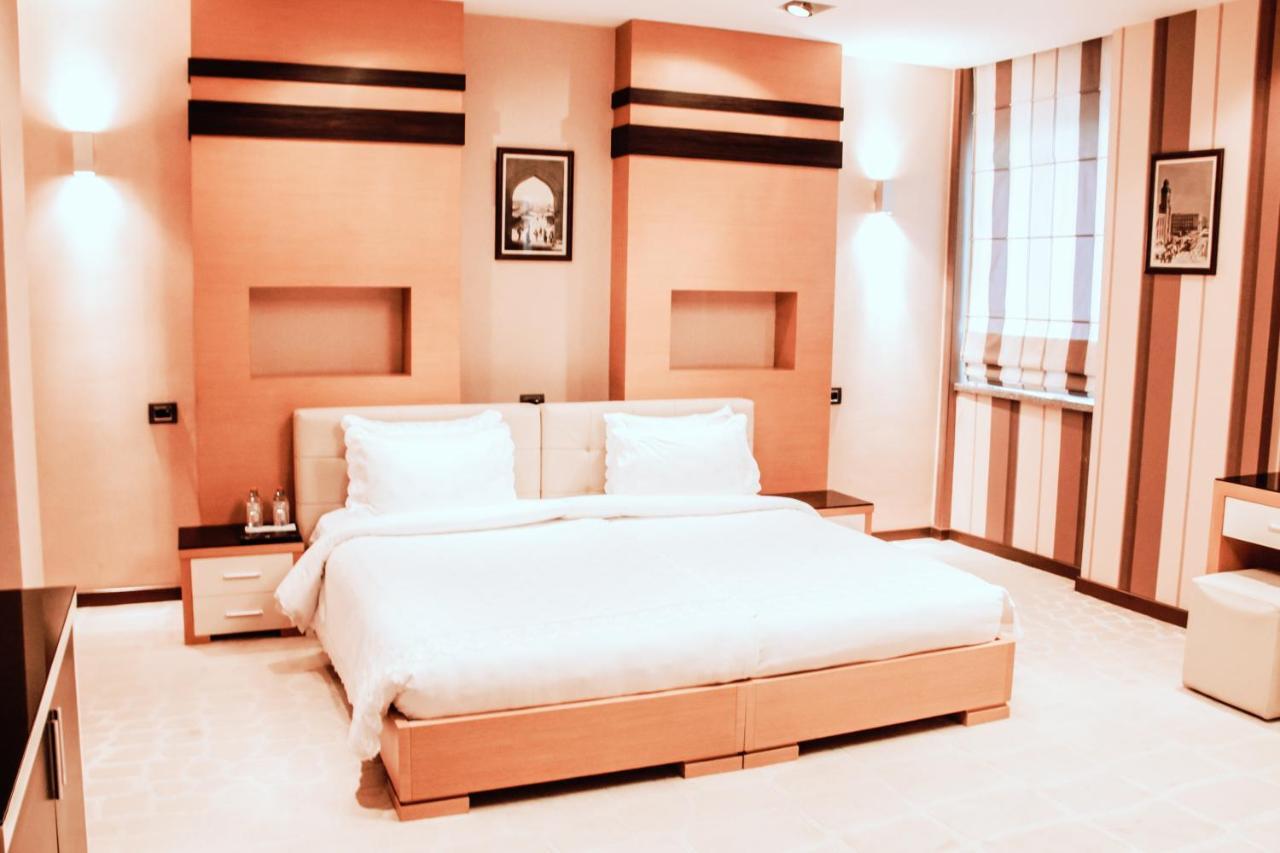 Iron Hotel Hokmeli Ngoại thất bức ảnh
