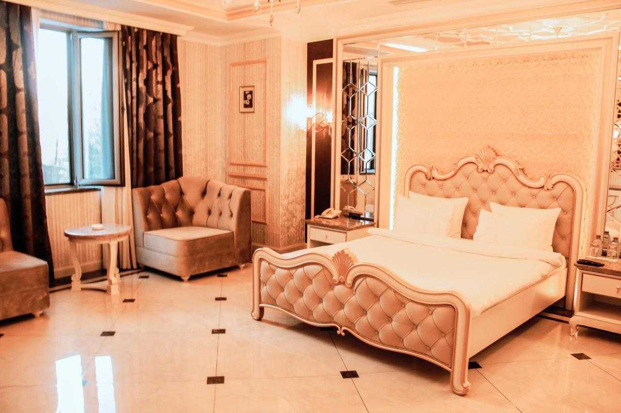 Iron Hotel Hokmeli Ngoại thất bức ảnh