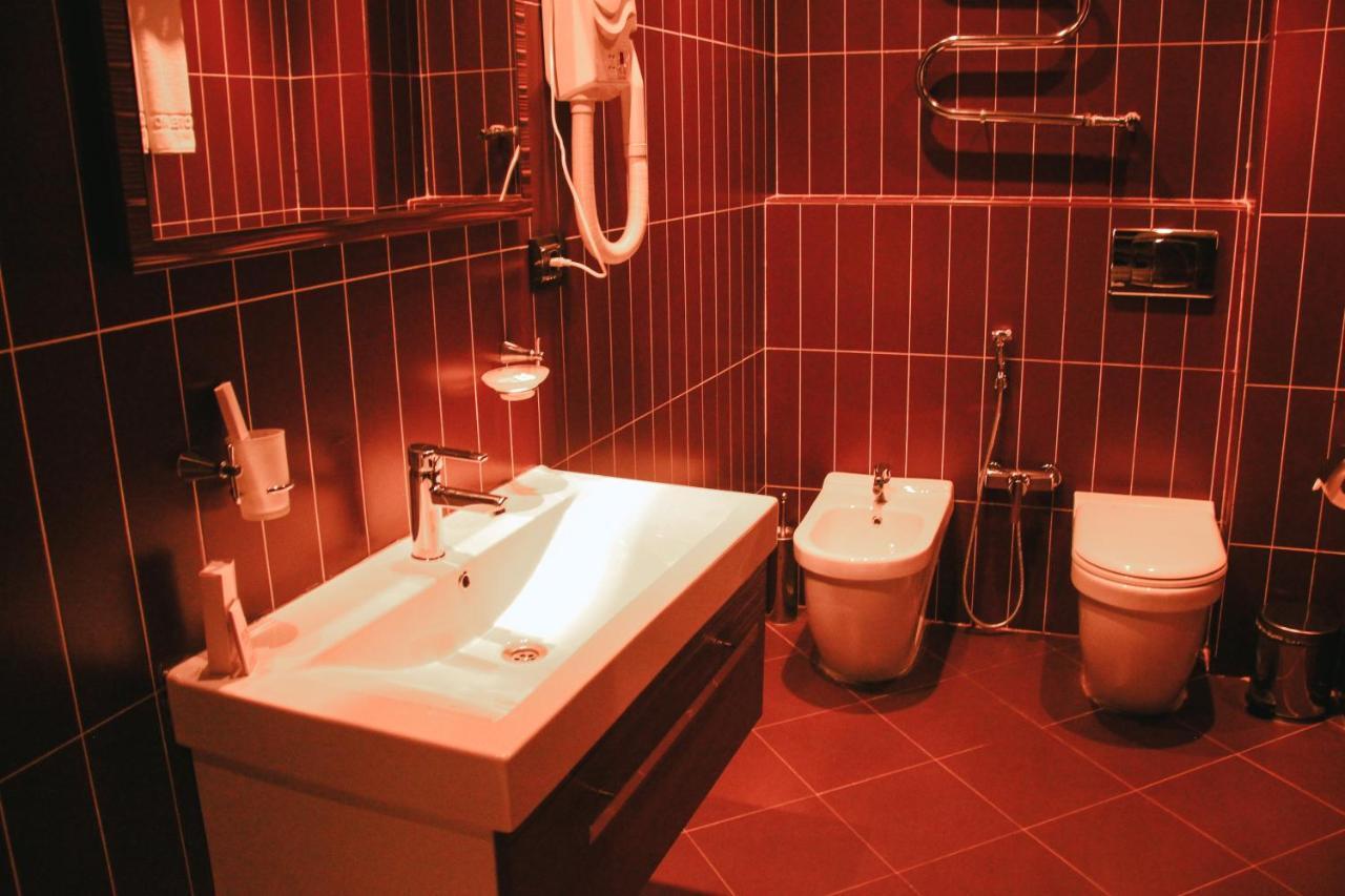 Iron Hotel Hokmeli Ngoại thất bức ảnh